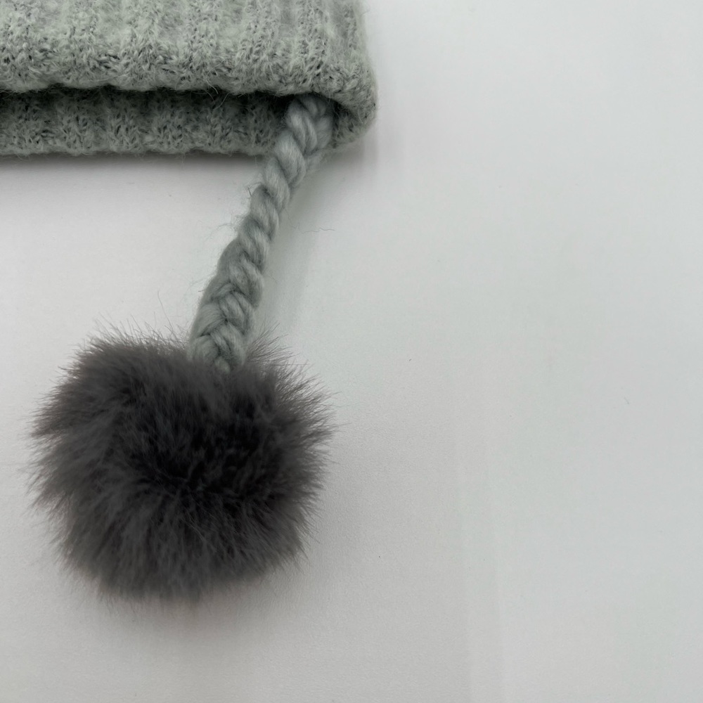 Top Paw Gray Soft L/XL Dog Pom Pom Balls Beanie Pet Cap Hat Tassels Winter  NWOT - Picture 4 of 5